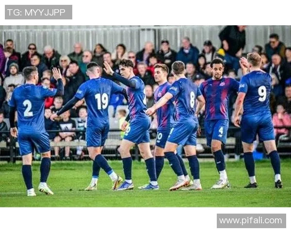 10月7日英乙联赛科切斯特主场迎战吉灵汉姆全力争胜