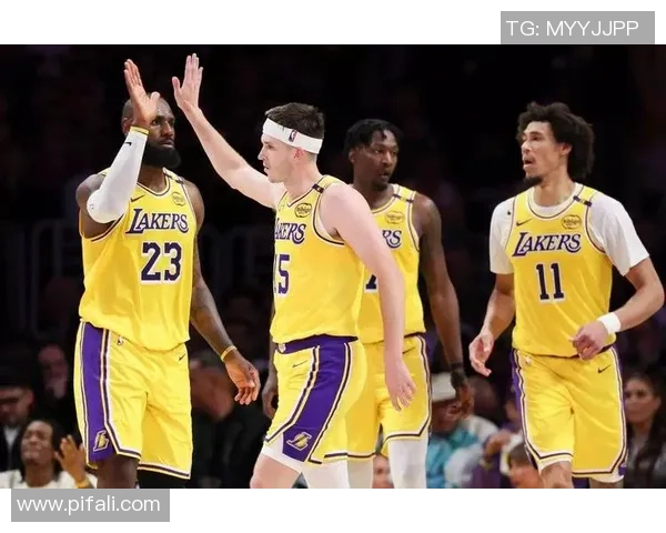 1月22日湖人与尼克斯精彩对决录像回放全程回顾与赛后分析