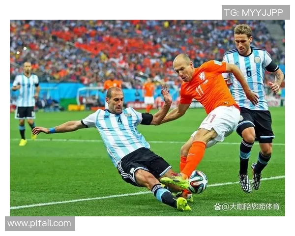 2010年世界杯经典对决荷兰逆转巴西的传奇时刻回顾